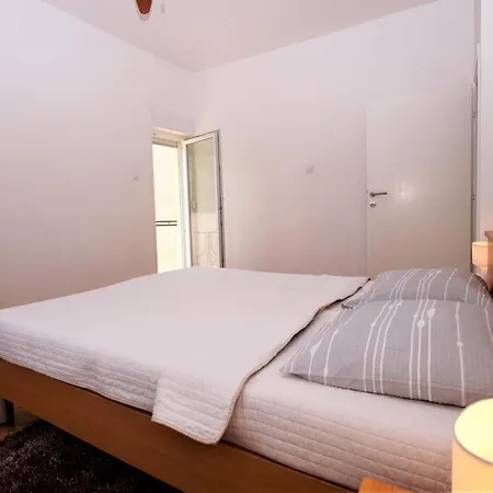 Deni Apartamento *