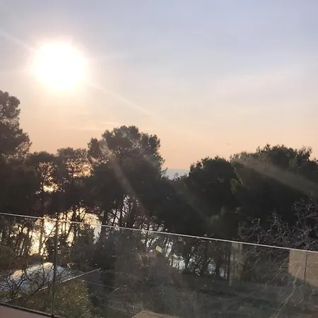 Deni Apartamento *