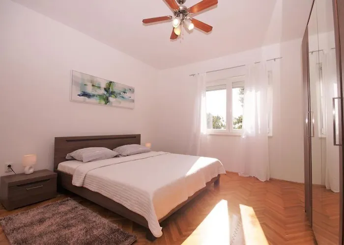 Deni Διαμέρισμα *