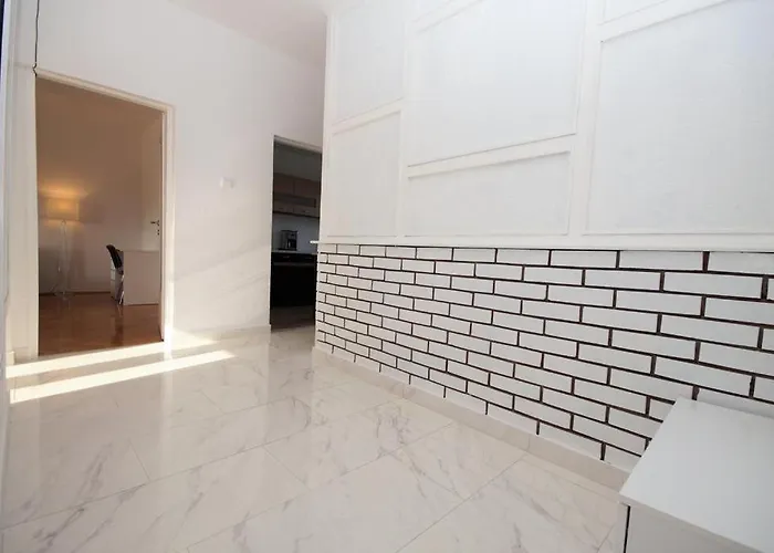 Διαμέρισμα Deni *