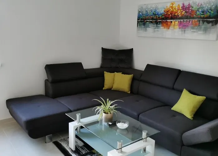 Deni Διαμέρισμα